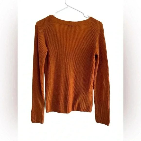 Vince Lightweight Cashmere Long Sleeve V-Neck Henley Sweater (00571) - Picture 4 of 13